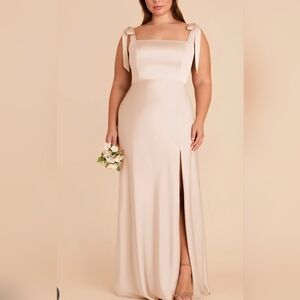 Birdie grey Elegant Square-Neck Satin Gown in Gold Color Size XXL NWT.